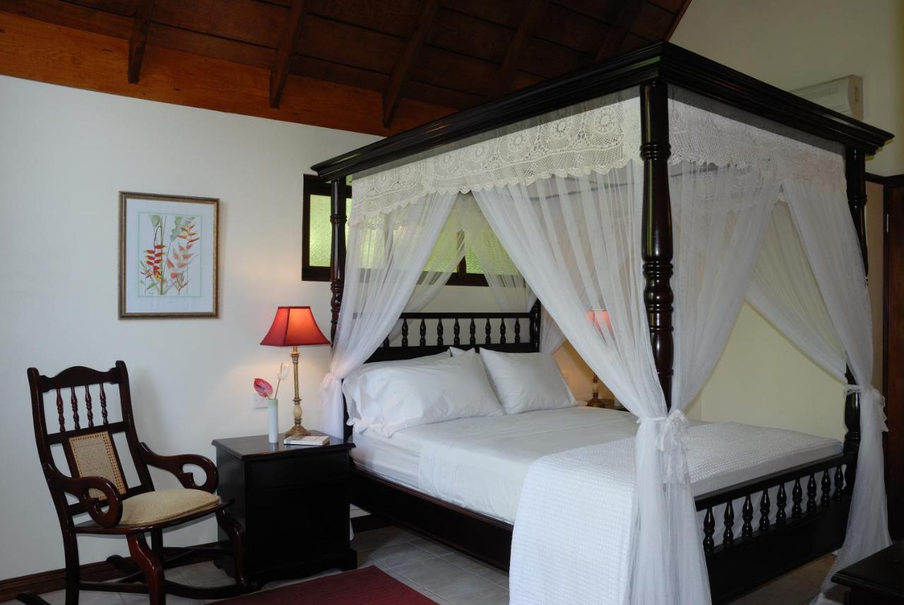 Spring Hotel Bequia Port Elizabeth Exterior photo