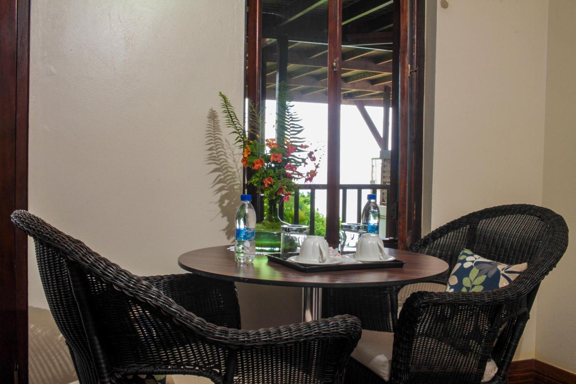 Spring Hotel Bequia Port Elizabeth Exterior photo