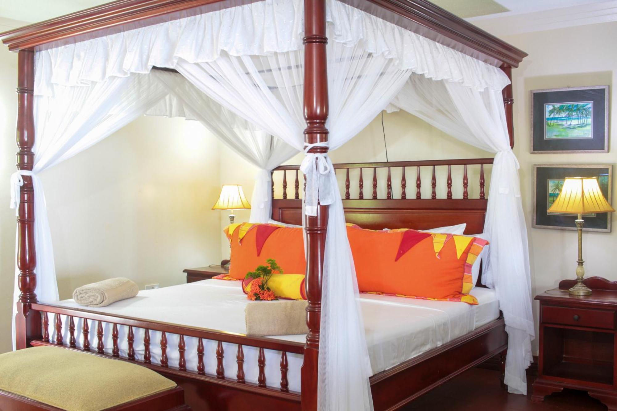 Spring Hotel Bequia Port Elizabeth Exterior photo